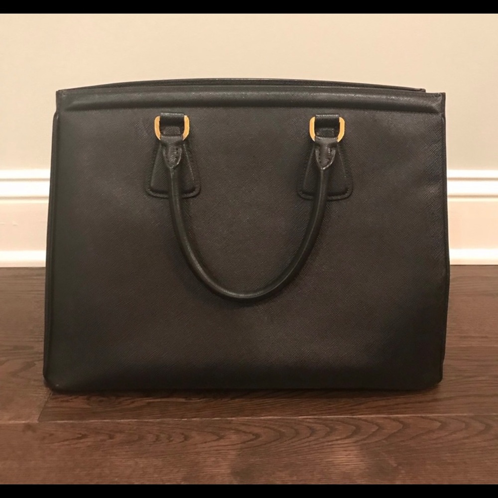 🌹AUTHENTIC PRADA SATCHEL & WALLET in EXCELLENT CONDITION - Picture 3 of 7